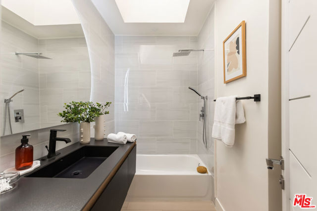 11344 Delano Street, North Hollywood CA: https://media.crmls.org/mediaz/49906d38-6b97-4910-92f3-3278c7788b39.jpg