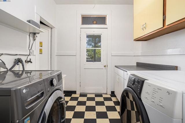 925 GRANDVIEW AVE, Martinez CA: https://media.crmls.org/mediaz/49906e1e-5ad5-473f-9265-bcd98299035e.jpg