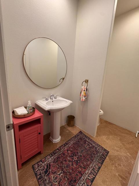 49560 Loren Court, La Quinta CA: https://media.crmls.org/mediaz/49911700-8ac7-423b-8e17-09a3b8588436.jpg