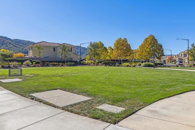 2521 Apricot Way, Gilroy CA: https://media.crmls.org/mediaz/49912fd2-e697-453b-bbab-914c717bec3e.jpg