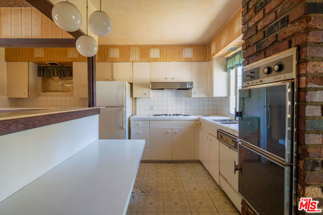 10911 Lemay Street photo 4