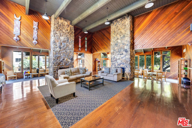 4939 Maytime Lane, Culver City CA: https://media.crmls.org/mediaz/49924c68-73b9-4226-a9cc-dd763d440e86.jpg