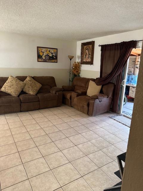 1102 Pinnacles Avenue, Greenfield CA: https://media.crmls.org/mediaz/4992eda9-1f8d-4e50-ba63-a10da2721e47.jpg