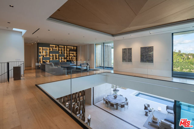 5 Bed Home for Sale in Los Angeles, California