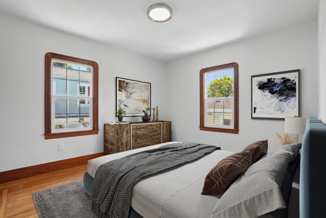 2408 Bartlett Street, Oakland CA: https://media.crmls.org/mediaz/49935701-242c-4f43-8baf-57f7ea704de9.jpg