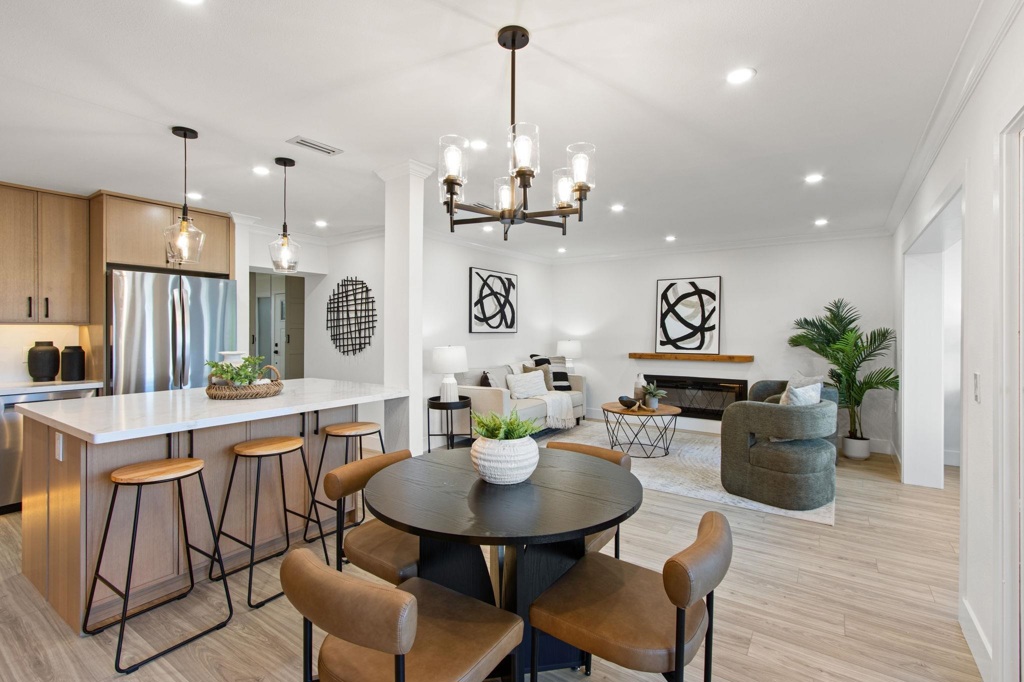 2772 Tice Creek Dr #4