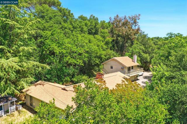 3363 Mcgraw Ln, Lafayette CA: https://media.crmls.org/mediaz/49950dda-efe2-4f5c-9a01-f406d8172b42.jpg