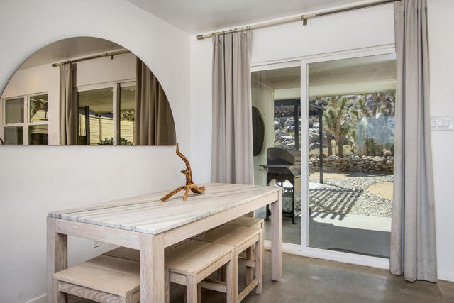 61093 Prescott Trail, Joshua Tree CA: https://media.crmls.org/mediaz/49958347-2ace-4543-afac-2bfdb7c8ae7a.jpg