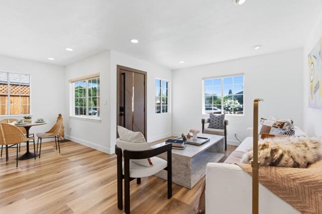 1257 Laurel Avenue, East Palo Alto CA: https://media.crmls.org/mediaz/4995ad40-9b92-4d06-bbbc-d0c2838d7b7b.jpg