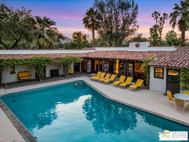 1011 E El Alameda, Palm Springs CA: https://media.crmls.org/mediaz/49968e8d-b610-4cde-b43c-53d05607a43a.jpg