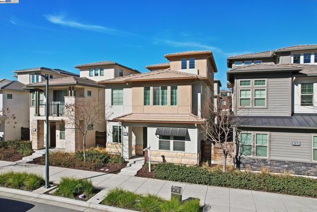 5623 Central Pkwy, Dublin CA: https://media.crmls.org/mediaz/4996ce91-a1e0-4b9e-9d74-9b44ee3c1426.jpg
