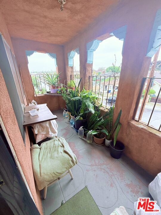 3160 Fairmount Street, Los Angeles CA: https://media.crmls.org/mediaz/4996d87d-b614-4d3d-9f42-611a6c132e74.jpg