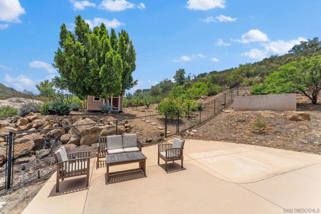12443 Mirar De Valle, Valley Center CA: https://media.crmls.org/mediaz/4997183c-149a-4cff-aec2-3912a0bea1c4.jpg