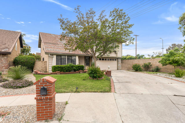 7565 Melvin Avenue, Reseda CA: https://media.crmls.org/mediaz/49985566-fc5c-40c6-8ada-4a3e953a1f4f.jpg