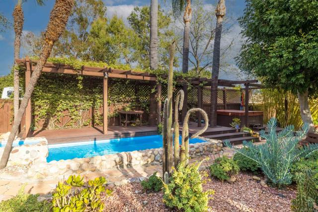 23540 Oriente Way, Ramona CA: https://media.crmls.org/mediaz/4998a7c5-a739-437d-89f7-b64c11e29122.jpg