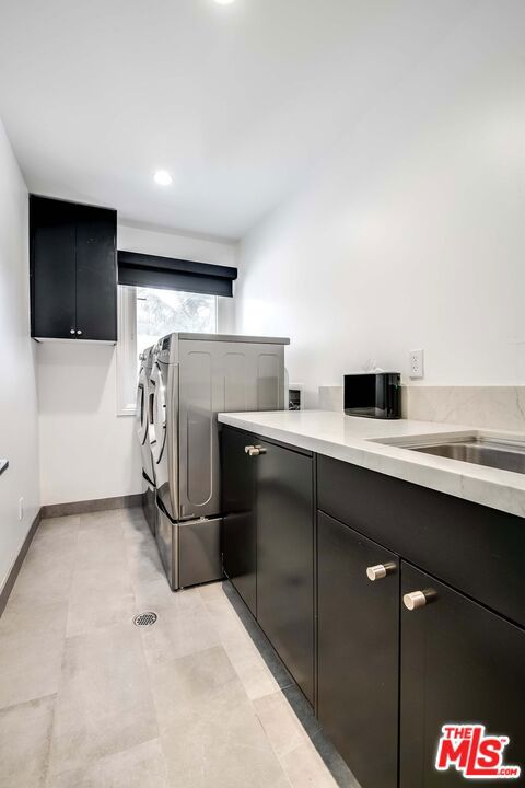 3201 Viola Place, Marina del Rey CA: https://media.crmls.org/mediaz/4998ee7e-3280-43f2-ab99-c1310b9ca829.jpg