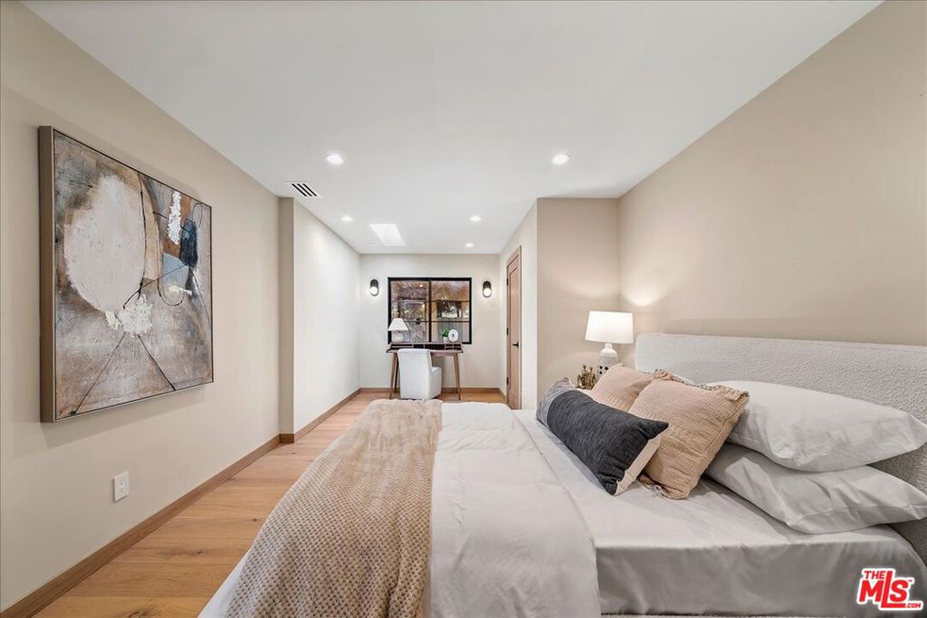 14537 Hesby StreetSherman Oaks img 24
