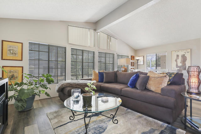 25 Pampas Lane, Palm Desert CA: https://media.crmls.org/mediaz/49997bfc-642f-4422-be10-f84cfdcc70ed.jpg