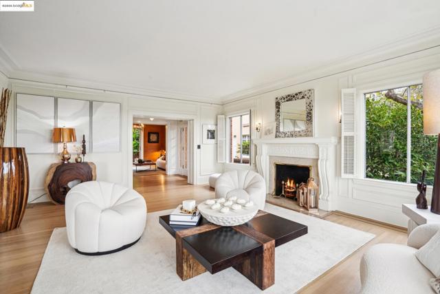 80 Oak Ridge Rd, Berkeley CA: https://media.crmls.org/mediaz/4999a03b-0f4f-46fa-8e24-5269ac20319b.jpg