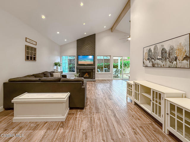 751 Muirfield Avenue, Simi Valley CA: https://media.crmls.org/mediaz/4999be83-7151-43c4-b1f4-9d27f479f255.jpg