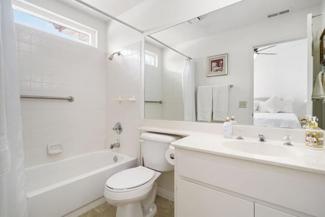 Image 27 of 44 For 371 Desert Falls Drive