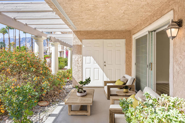 505 S Farrell Drive, Palm Springs CA: https://media.crmls.org/mediaz/499a2e83-7b12-4042-9fbe-5a86d81b07e6.jpg