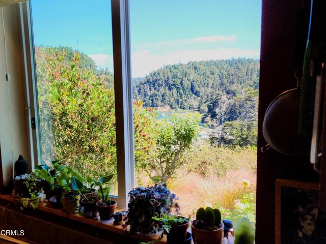 Detail Gallery Image 10 of 33 For 33890 Albion River South Side Rd, Albion,  CA 95410 - 3 Beds | 2 Baths