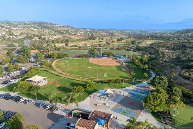 2383 Altisma Way, Carlsbad CA: https://media.crmls.org/mediaz/499ab823-45e1-42dd-bfcf-a83f56555ddf.jpg