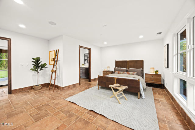 1533 Rancho Avenue, Glendale CA: https://media.crmls.org/mediaz/499b3571-aaa1-4d2c-8694-223b0825dba3.jpg