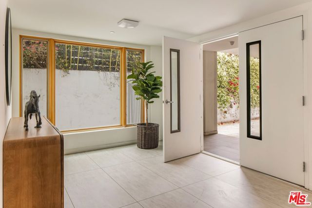 12443 W Sunset Boulevard, Los Angeles CA: https://media.crmls.org/mediaz/499c931d-d3e1-4791-88ea-953a5d72cde3.jpg