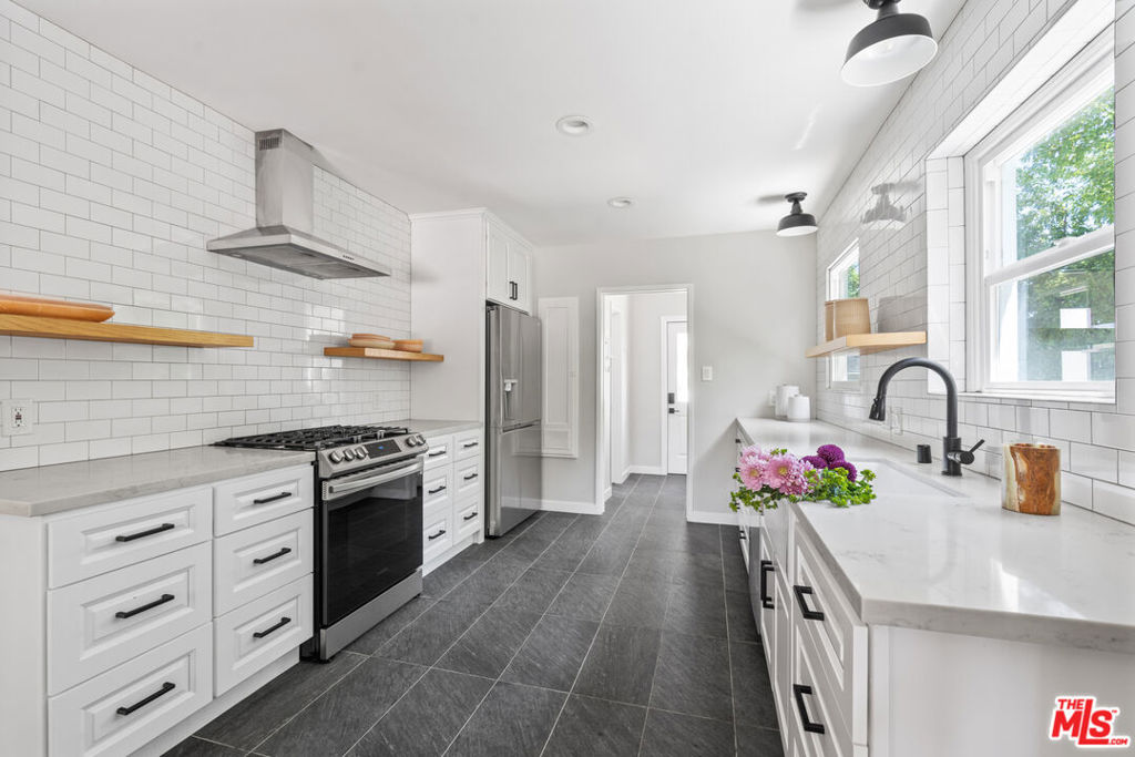 MLS #25616943 image #13