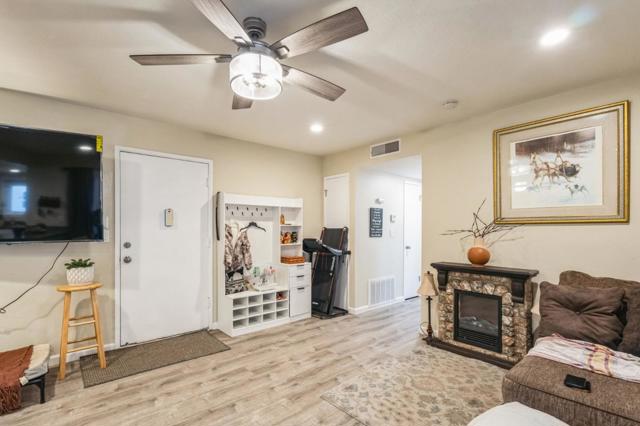 14225 Lora Drive, Los Gatos CA: https://media.crmls.org/mediaz/499cee16-82d0-4b9c-96b7-95fdb13e2d50.jpg