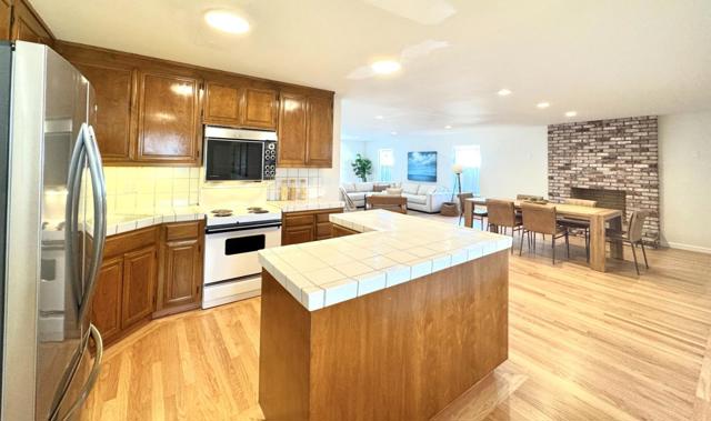 651 Spruce Street, Half Moon Bay CA: https://media.crmls.org/mediaz/499d5c80-8afe-4890-a4e6-e698f4264c01.jpg