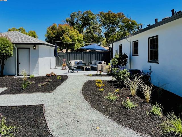 3208 McNutt, Walnut Creek CA: https://media.crmls.org/mediaz/499d8105-922a-4dd5-bddd-6197c778e03e.jpg