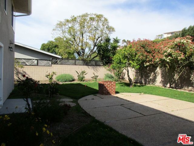 28436 Lomo Drive, Rancho Palos Verdes CA: https://media.crmls.org/mediaz/499d9818-ed8d-4626-9bfe-776fdf708cc6.jpg