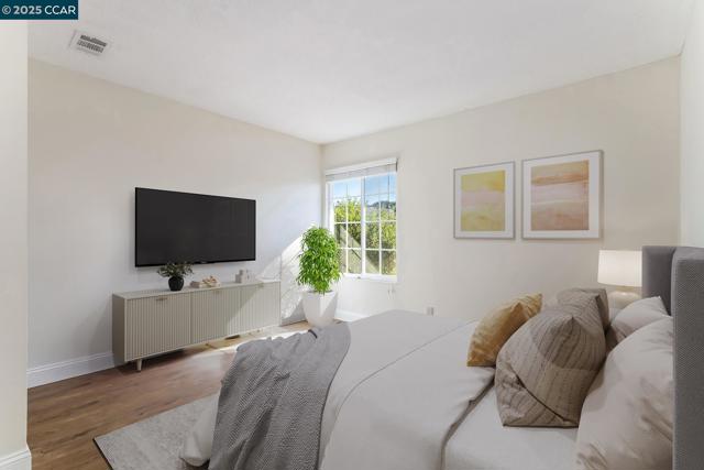 1769 Redwood Rd, Hercules CA: https://media.crmls.org/mediaz/499ef782-4dd4-4689-a0d4-32b83546c9d8.jpg