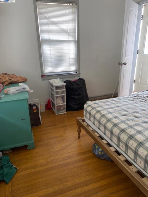 22234 Prospect St, Hayward CA: https://media.crmls.org/mediaz/499f1890-d111-49d9-a297-2631ff36bc2a.jpg