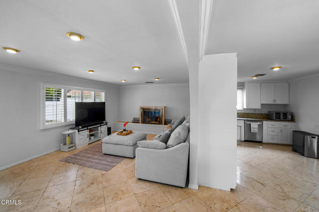 6552 Neddy Avenue, West Hills CA: https://media.crmls.org/mediaz/499f694a-0cab-4bc3-bbf6-ce5e45c12811.jpg