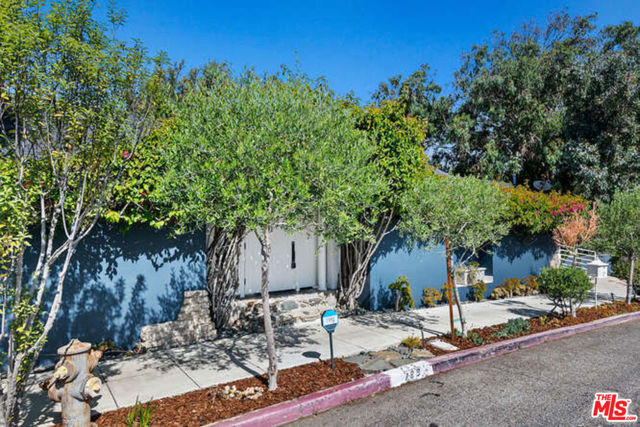135 Ocean Way photo 2