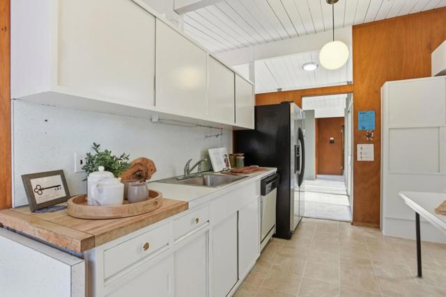 1582 Brandywine Road, San Mateo CA: https://media.crmls.org/mediaz/499f83dd-da8b-49f3-81b6-6382dd2dfd5d.jpg