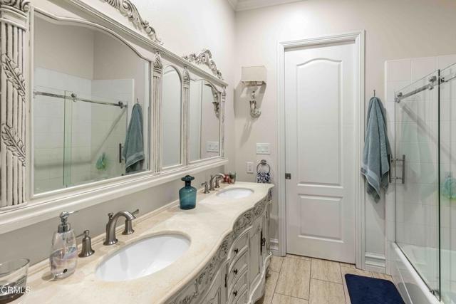 3007 Springbank Court, Bakersfield CA: https://media.crmls.org/mediaz/499fd49e-532c-45f3-8111-e07e43e25d8c.jpg