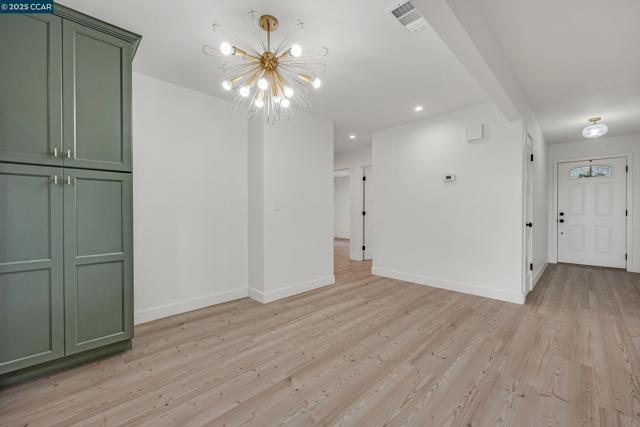 1952 Montclair Court, Walnut Creek CA: https://media.crmls.org/mediaz/499feb6b-1f72-4b0e-b046-e923e8a503c1.jpg