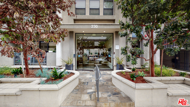 Photo of 230 S Jackson Street #306, Glendale, CA 91205