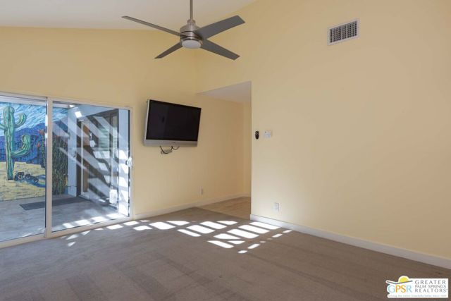 1720 E Camino Parocela, Palm Springs CA: https://media.crmls.org/mediaz/49a0f5bf-50fb-42aa-bf0a-98b70fadd44b.jpg