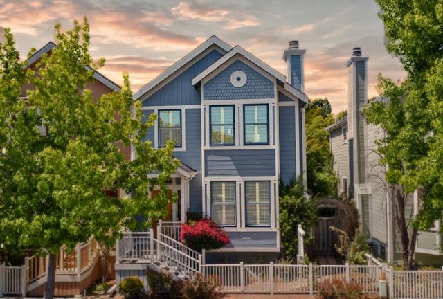 232 Union Street, Santa Cruz CA: https://media.crmls.org/mediaz/49a14903-6f85-451e-9c46-6a98f16d8a29.jpg
