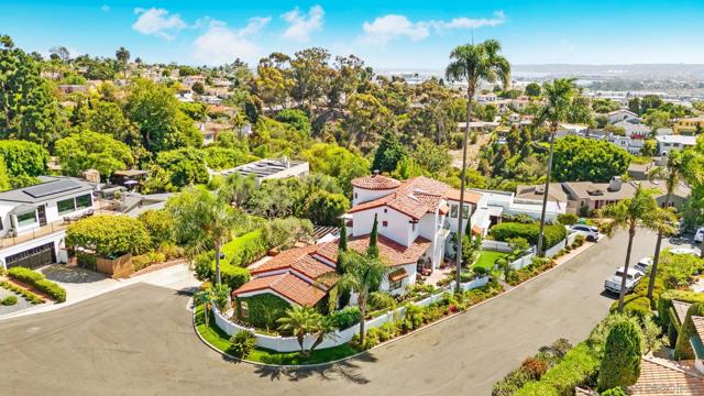 4435 Conde Pl, San Diego CA: https://media.crmls.org/mediaz/49a2b1e8-5794-491c-aae2-3c5169a595ac.jpg