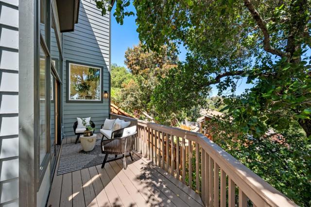 3554 Oak Knoll Drive, Redwood City CA: https://media.crmls.org/mediaz/49a2faa1-c13d-42cd-9f42-a2479685d762.jpg