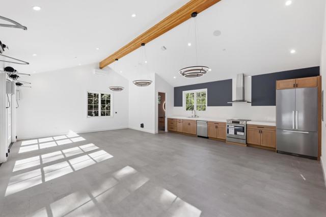 85 Fagan Drive, Hillsborough CA: https://media.crmls.org/mediaz/49a35138-e350-4422-8de0-403a61f37d89.jpg
