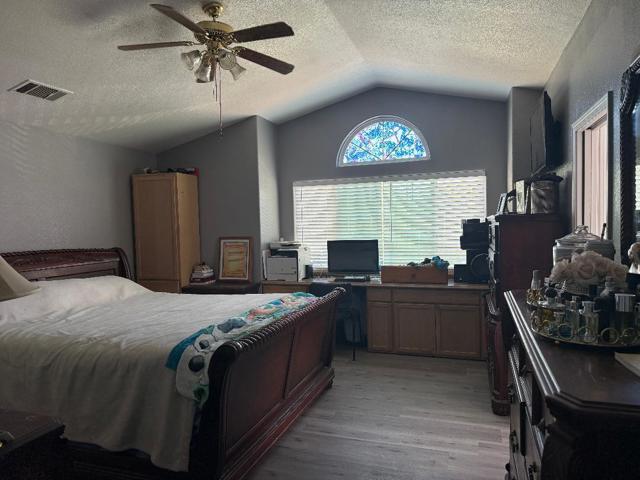 675 Pinot Noir Court, Los Banos CA: https://media.crmls.org/mediaz/49a3c68b-c90b-47dc-bae5-3228a5799046.jpg