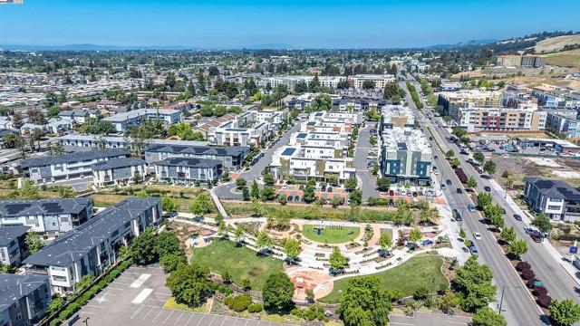 29341 Hub Court, Hayward CA: https://media.crmls.org/mediaz/49a3ebda-47fb-4b30-8568-2806b3a5c9f6.jpg
